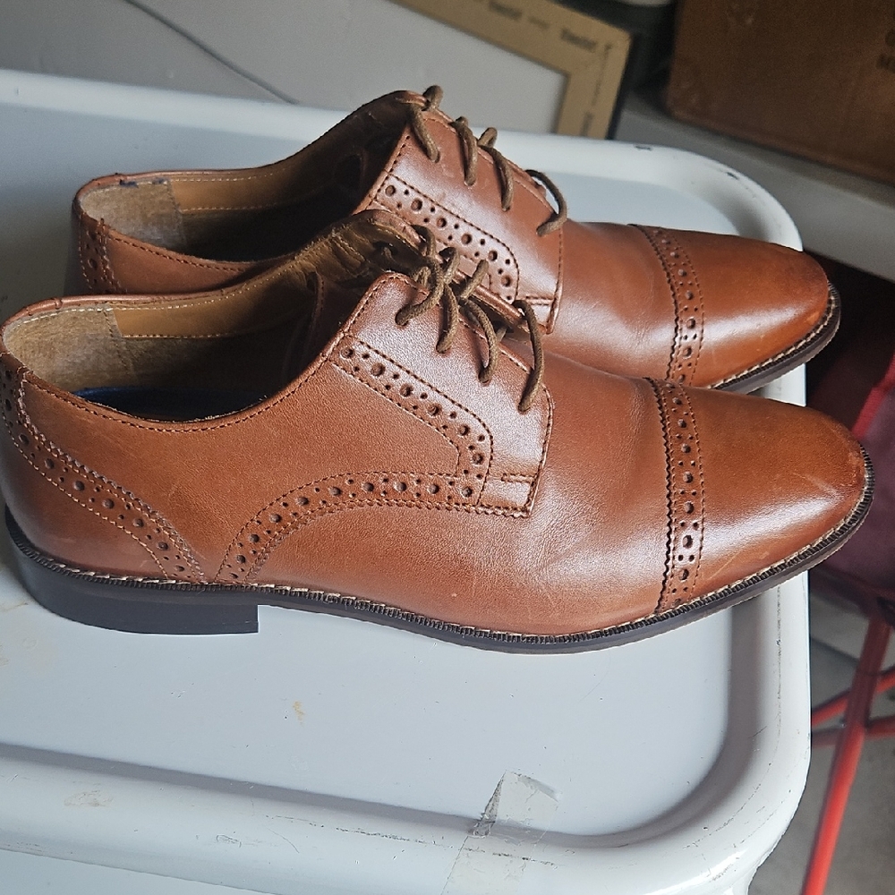 Florsheim Brown Leather Oxford Shoes with Brogue Detailing